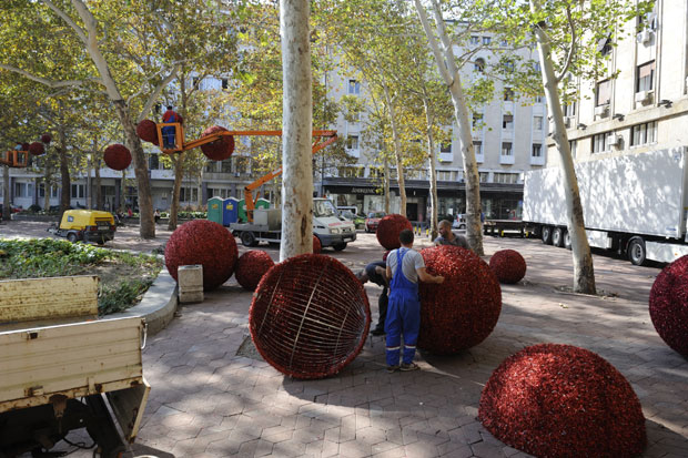 Постављени лампиони